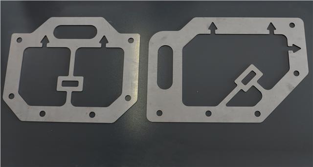 Dvostubna dizalica 5,5 t sa trostrukom sigurnošću, H-profil stubovima i kontrolom rada uz LED signalizaciju; za putnička i laka dostavna vozila MAHA