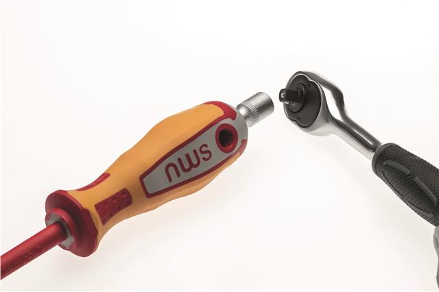 Odvijač ravni 0,6×3,5 mm, 100/185 mm, 1000V VDE – ergonomska višekomponentna drška, anti-roll; Cr-Mo-V, black tip; ubrizgana izolacija IEC 60900 NWS