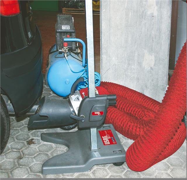 Mobilni pneumatski sistem na komprimovani vazduh za odsisavanje gasova iz automobila,industrijskih vozila i motorcikala,podesivi usisni konus 10-100 cm,prečnik creva fi 120 cm,dužina 10 m 877 USAG