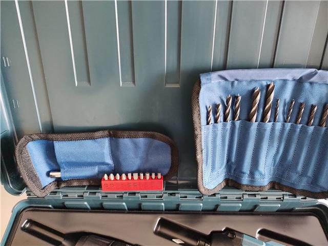 Bosch set akumulatorskih alata bušilica GSR 120-Li + udarni odvrtač GDR 120-LI + GAL 12V-20 u koferu BOSCH
