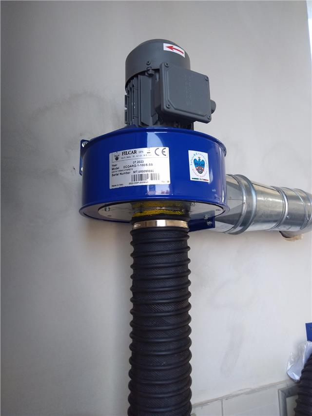 Sistem za ekstrakciju gasova sa crevom dužine 5 m, prečnik creva 100 mm, adapter za priključak na izduvnoj grani FILCAR