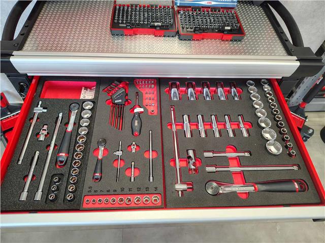 Kolica XL sa 4 pune fioke, alat u penastim modlima 309/1, ukupno 6 fioka, radna površina od aluminijuma 519 RS6/4MM RACING USAG